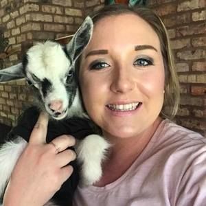 Meet your Posher, Casey jean